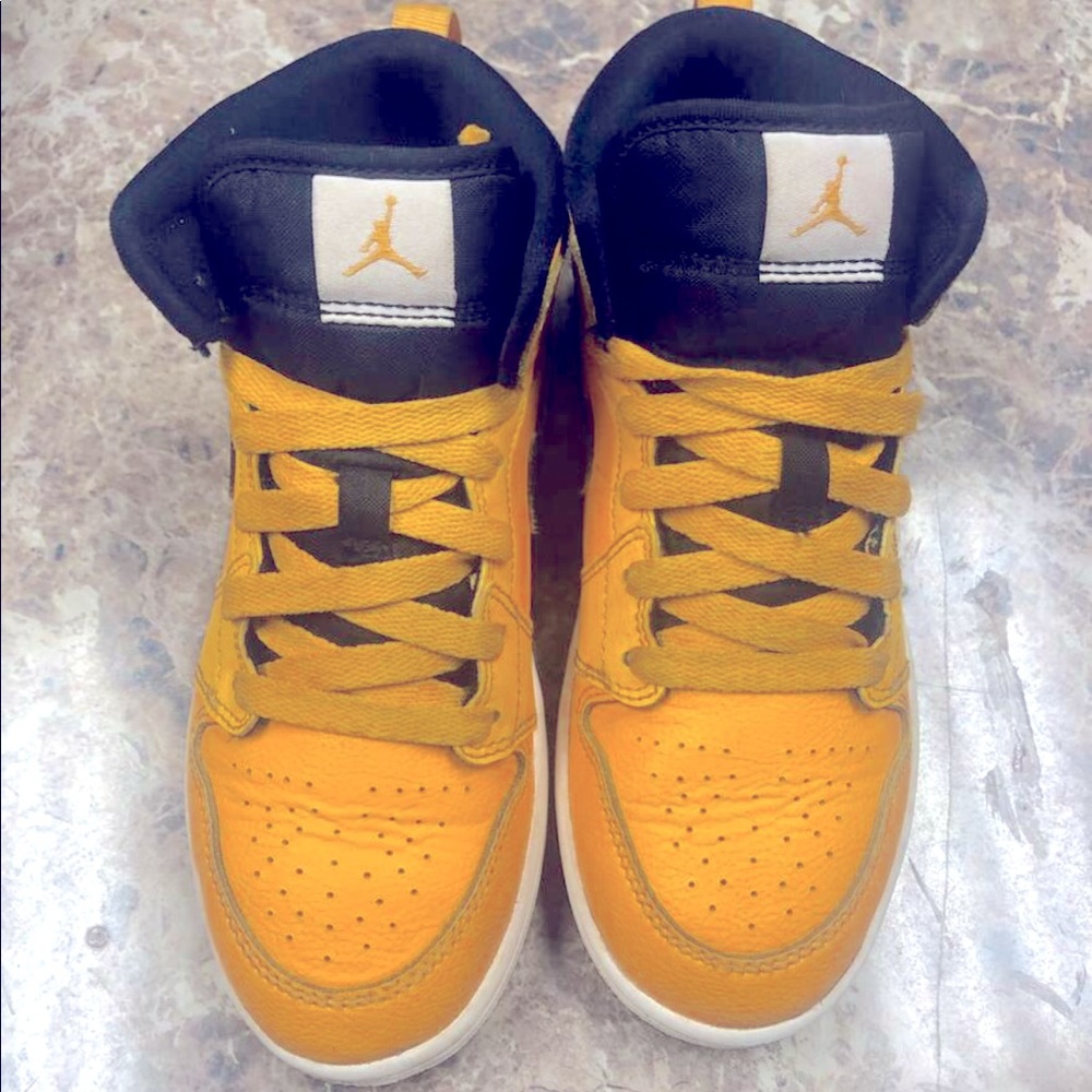 Jordan 1 Mid University Gold 2019 Unisex size 1youth